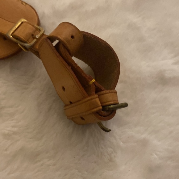 LOUIS VUITTON Vachetta Luggage Tag and Poignet - Picture 7 of 8